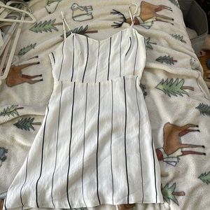 sophia and victoria, size small